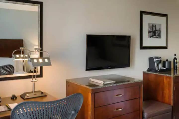 Room 8 of 37