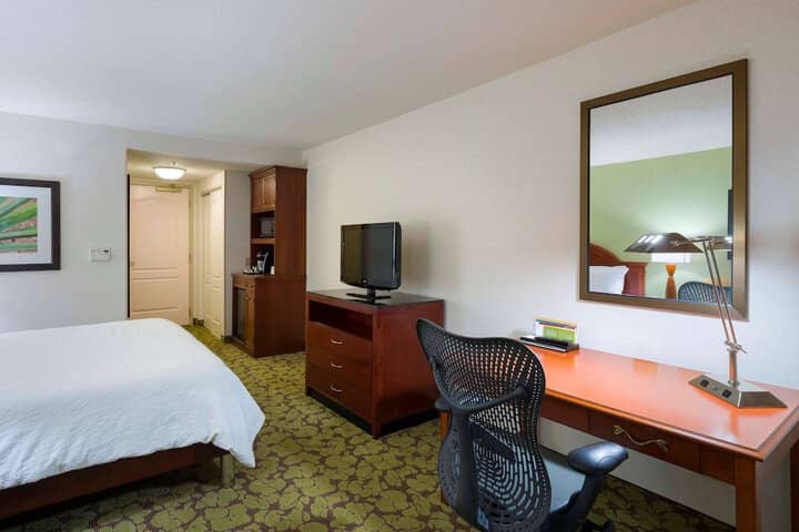 Room 9 of 38
