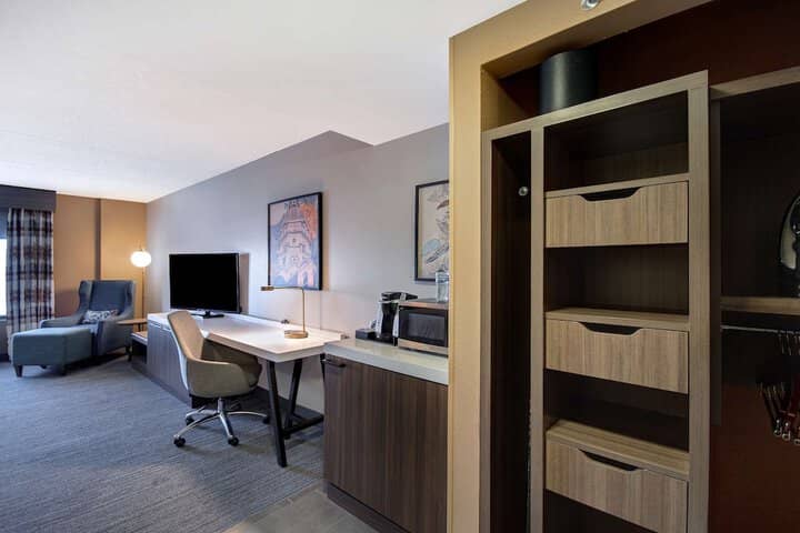 Room 32 of 104