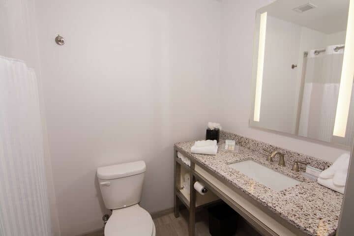 Room 43 of 63