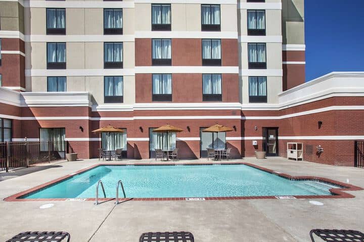Pool 10 of 25
