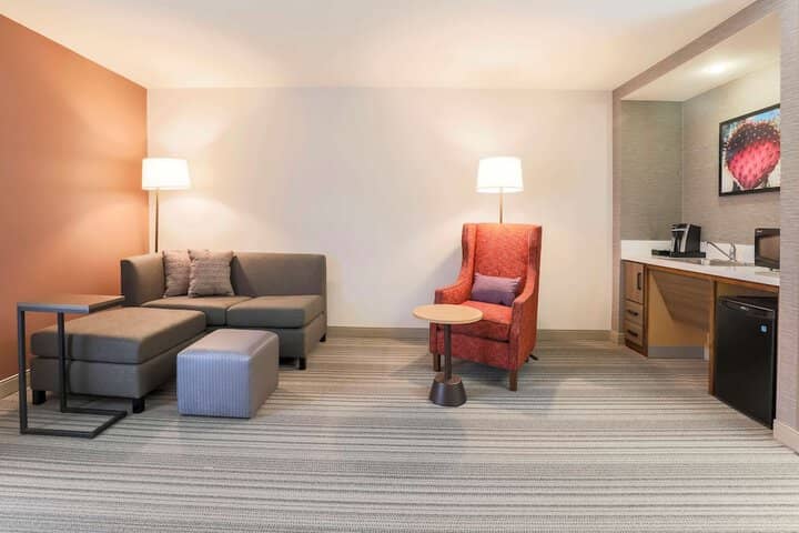 Room 21 of 53