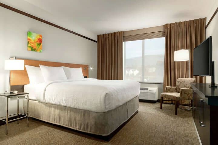 Room 10 of 39