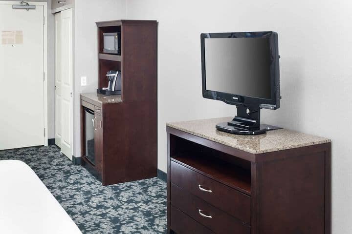Room 8 of 34