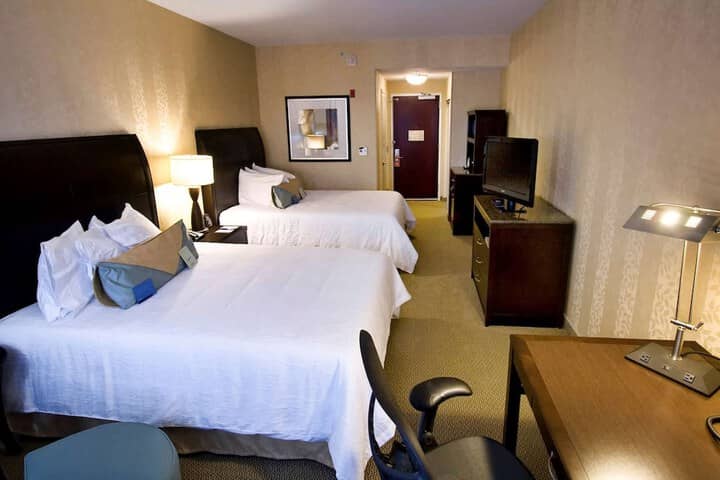 Room 13 of 32