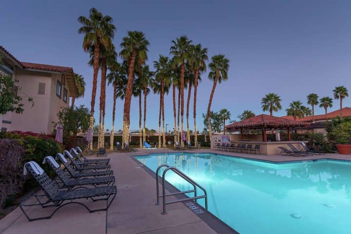 Pool 25 of 40
