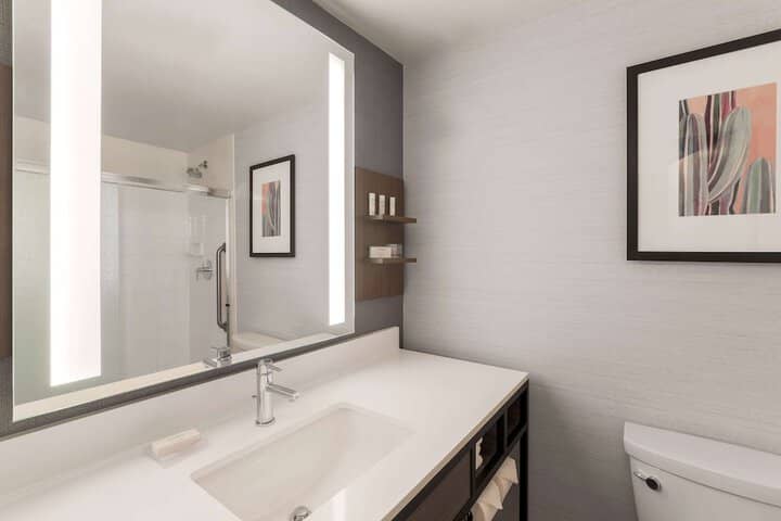 Room 33 of 53