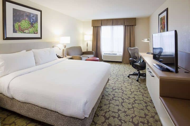Room 9 of 30
