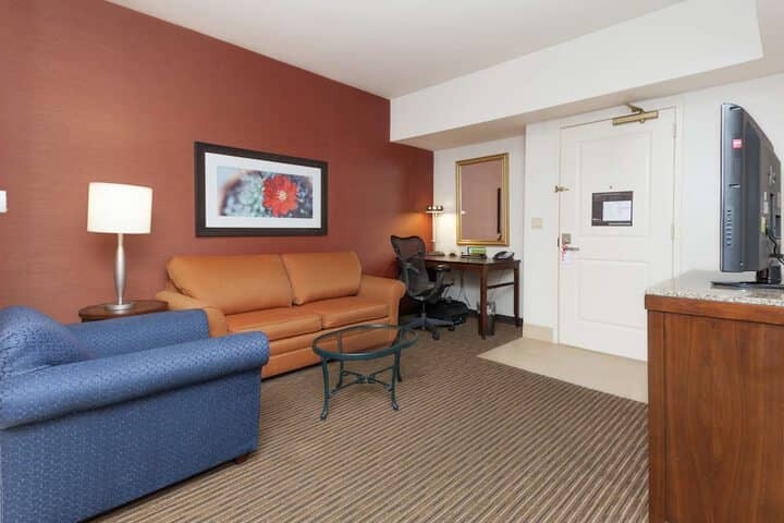 Room 16 of 40