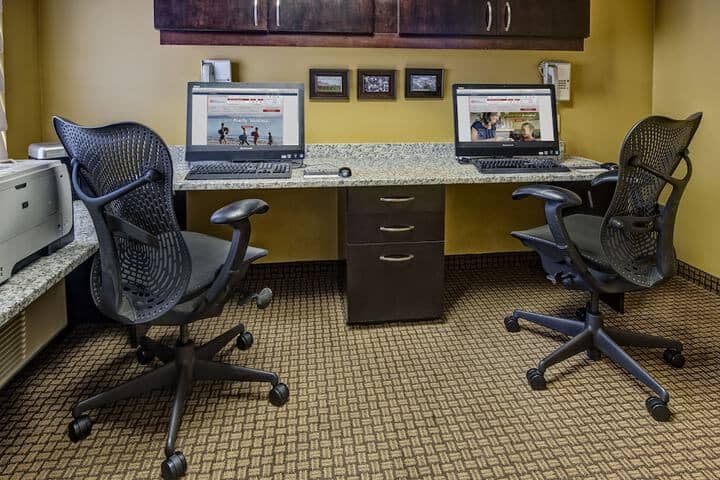 Business Center 46 of 51
