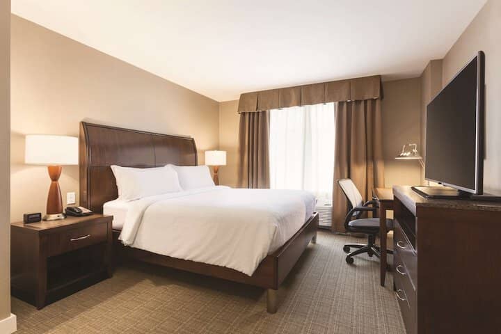 Room 6 of 39