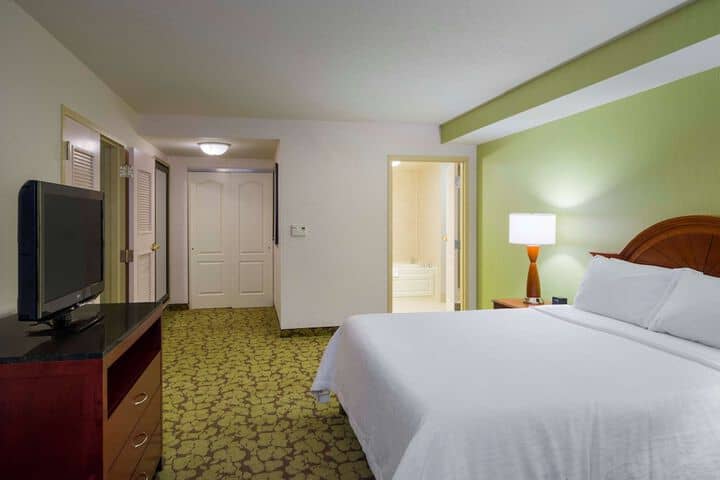 Room 12 of 38
