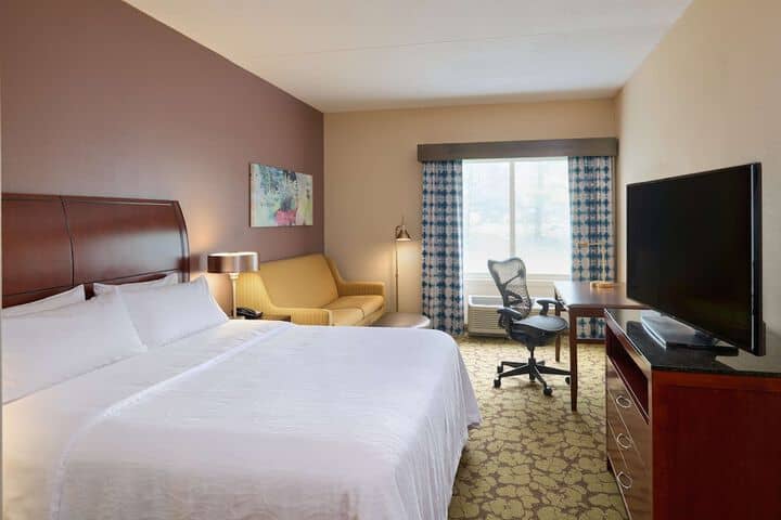 Room 25 of 51