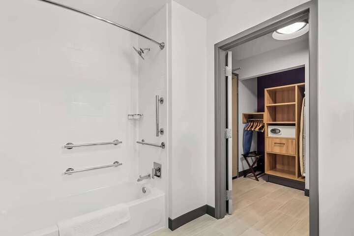 Room 26 of 46