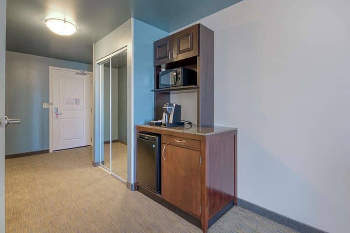 Room 18 of 82
