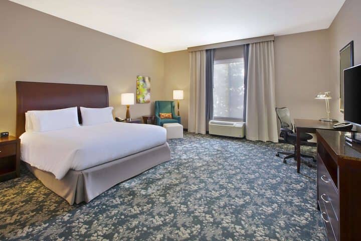 Room 4 of 34