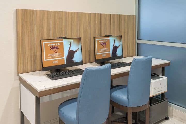 Business Center 40 of 42