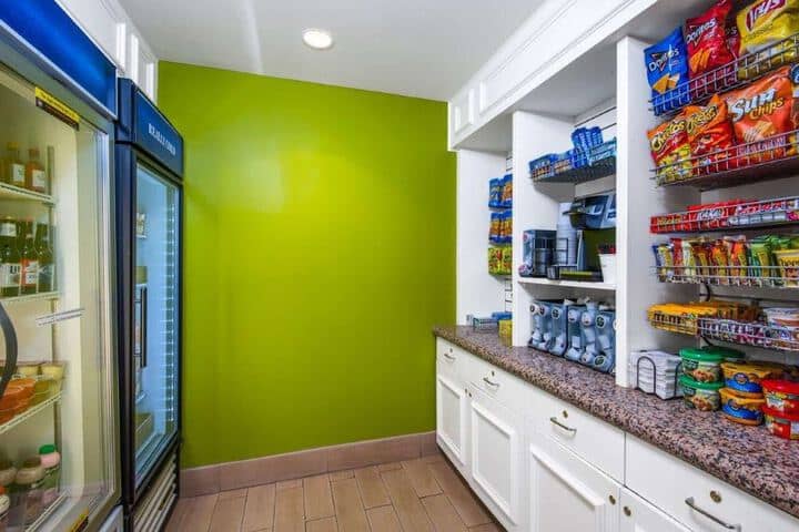 Snack bar
