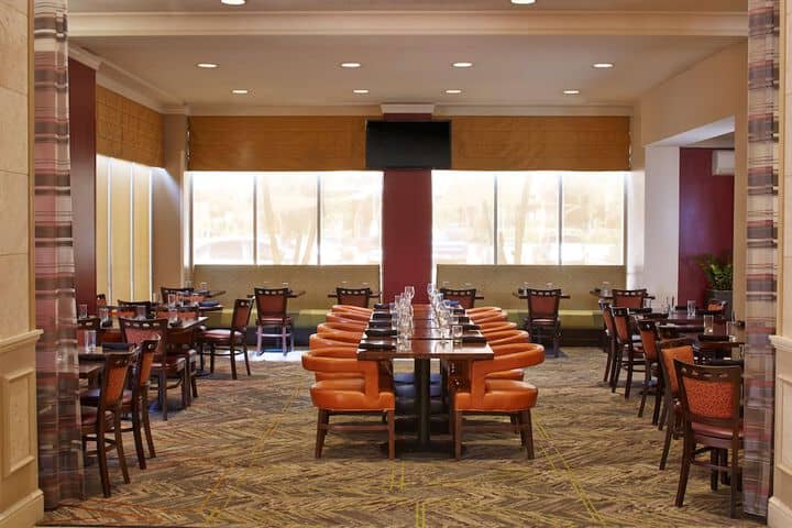 Dining 43 of 77