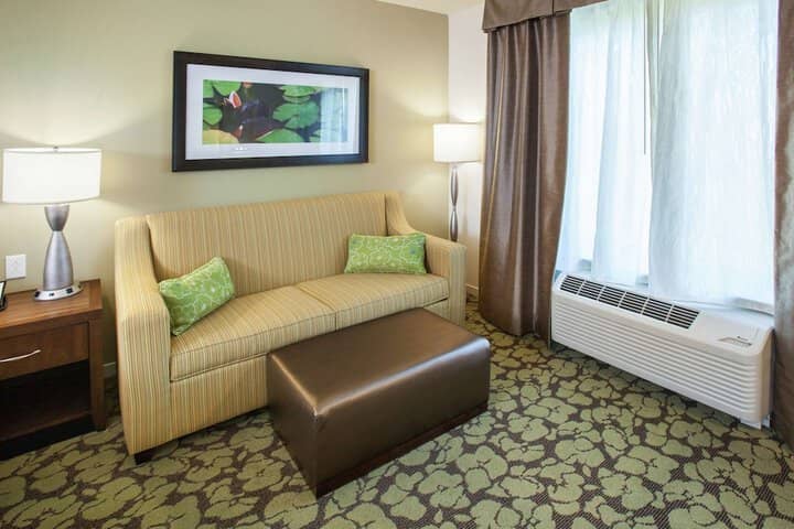 Room 8 of 25