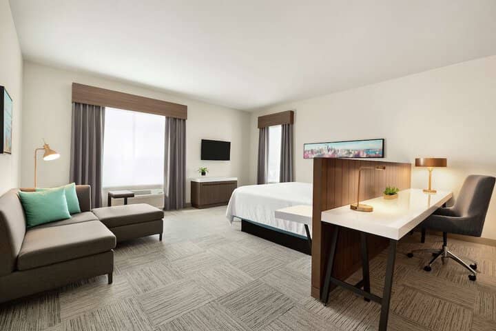 Room 7 of 32