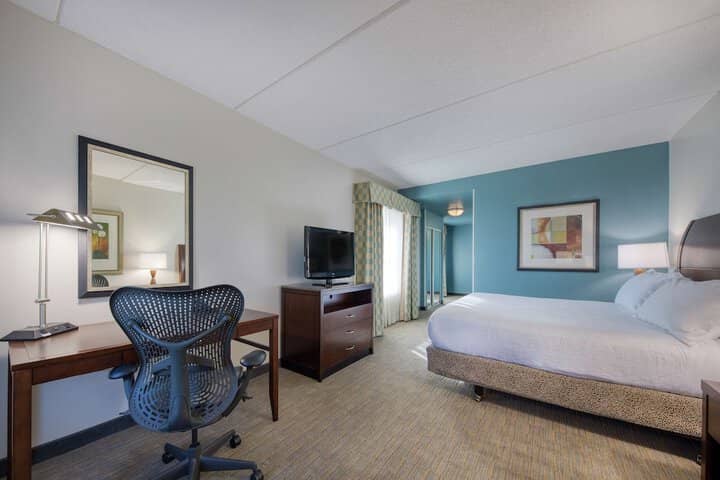 Room 35 of 82