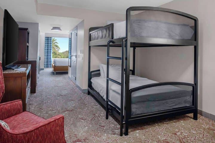 Room 6 of 22