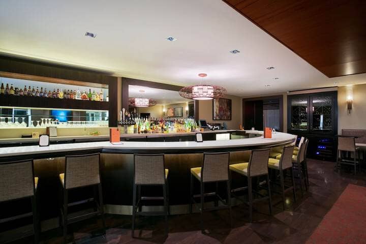 Lounge 31 of 45