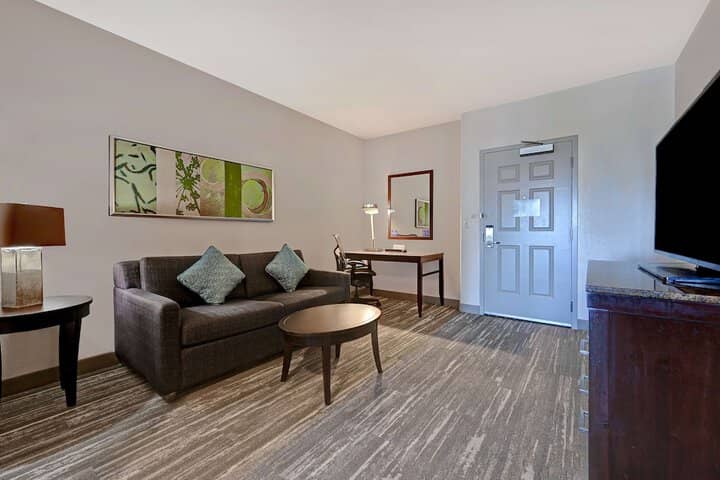 Room 32 of 70