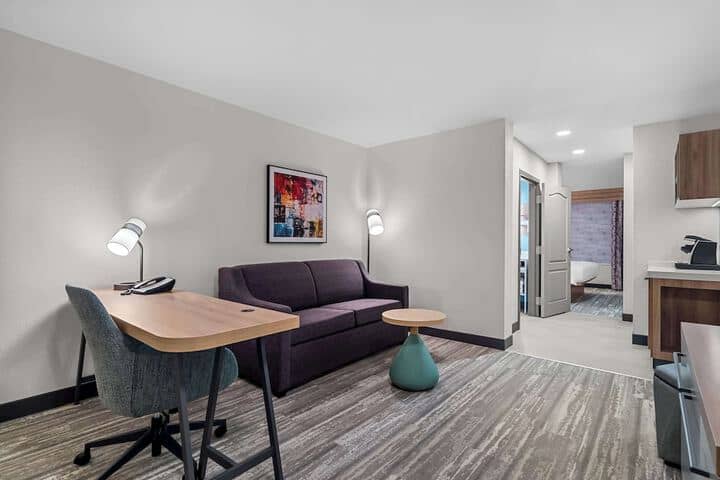Room 8 of 46