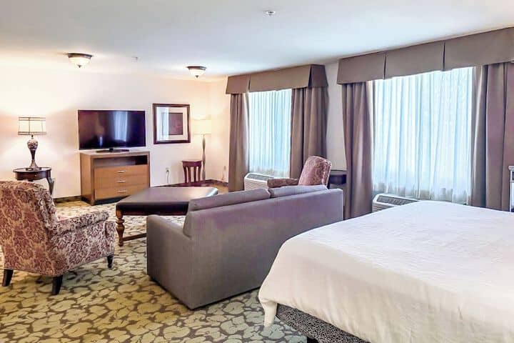 Room 9 of 35