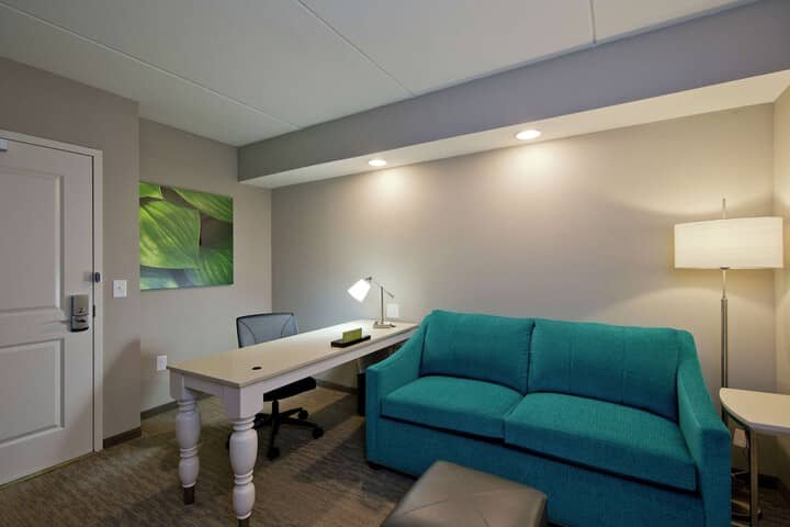 Room 32 of 68