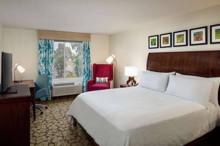 Room 9 of 35