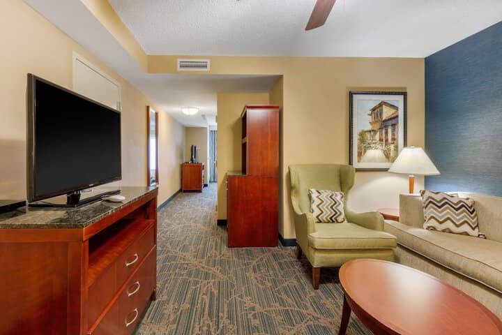 Room 13 of 48