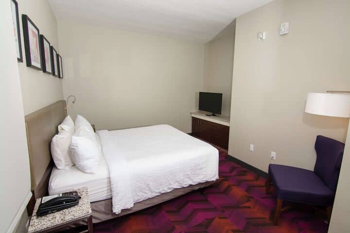 Room 25 of 63