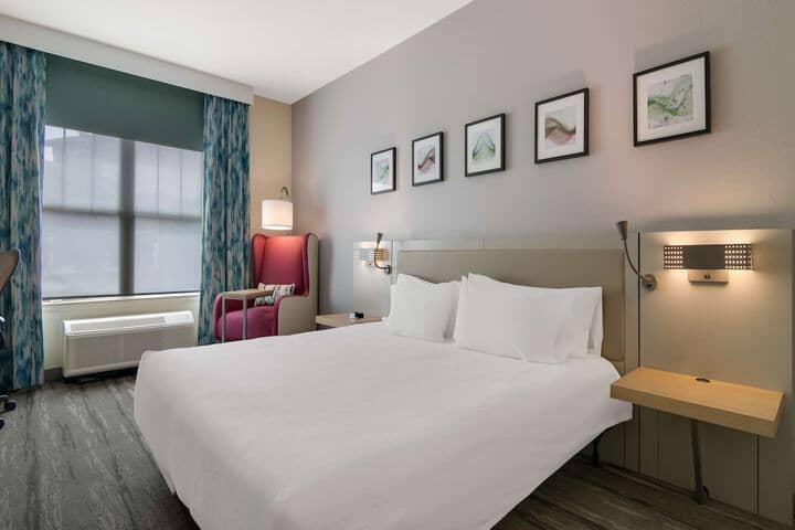 Room 4 of 55