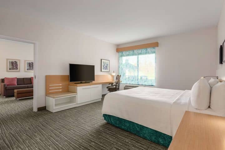 Room 9 of 41
