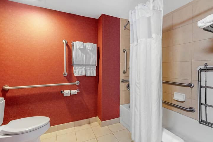 Room 30 of 48