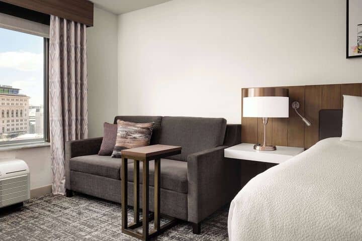 Room 18 of 31