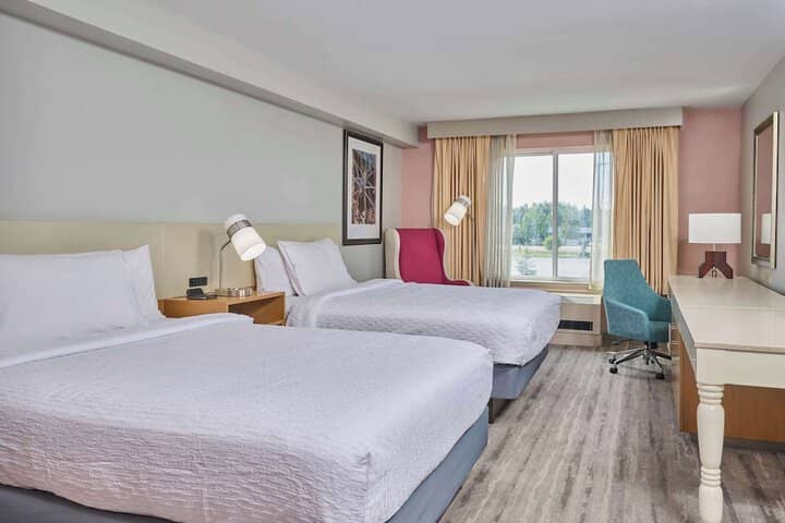 Room 6 of 28