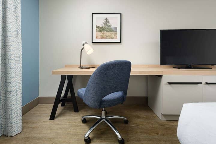 Room 7 of 37