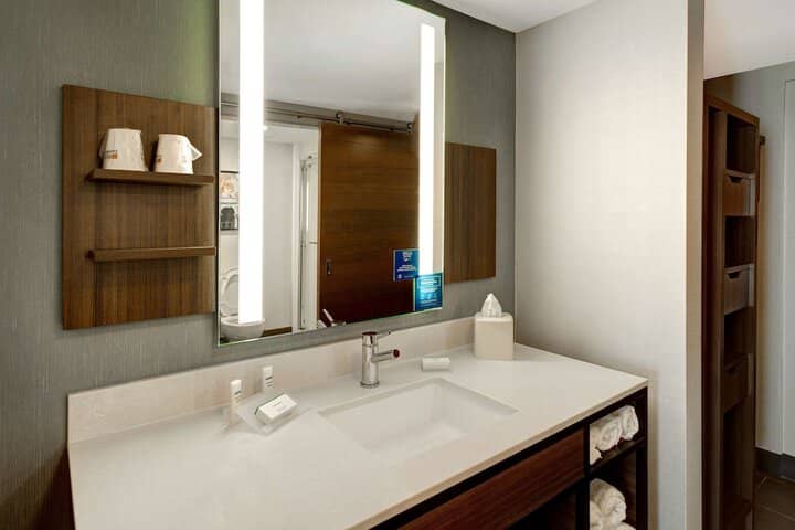 Room 47 of 104