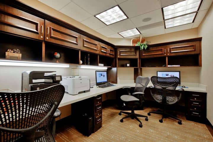 Business Center 76 of 82