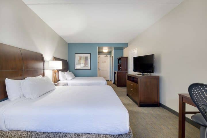 Room 25 of 82