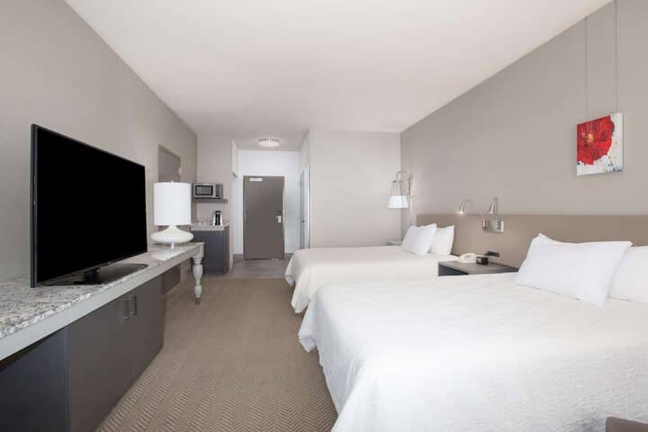 Room 10 of 40