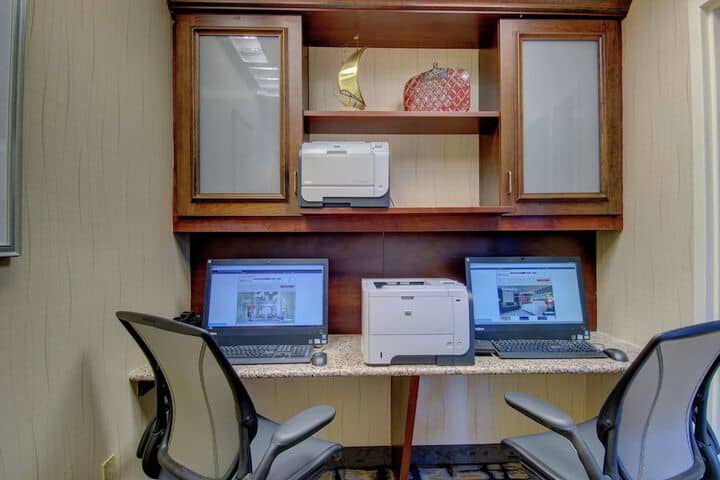 Business Center 59 of 65