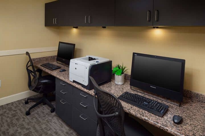 Business Center 33 of 35