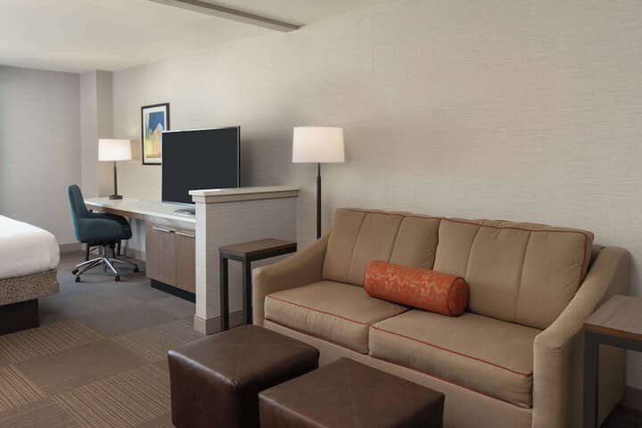 Room 10 of 42