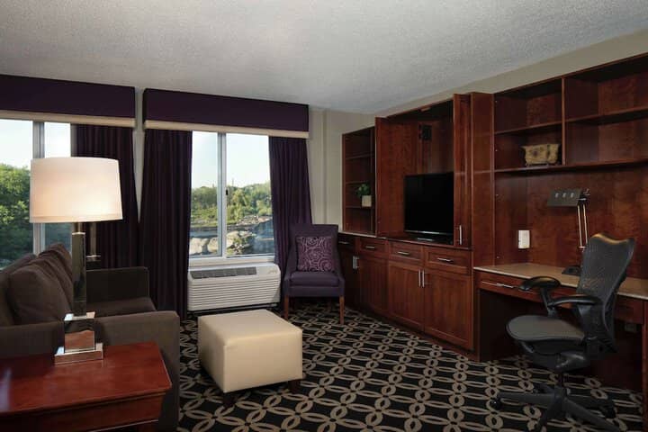 Room 27 of 51