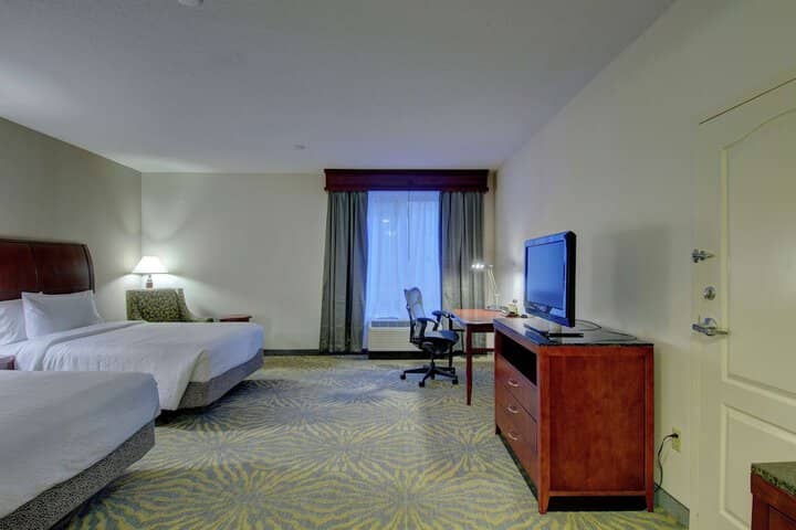 Room 32 of 65